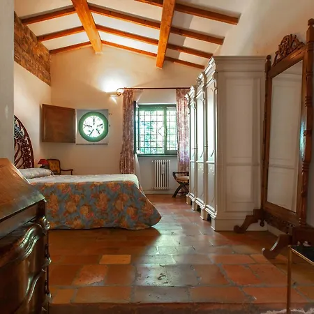 Gospodarstwo wiejskie House In The Woods, Pool And Relax In Umbria Valfabbrica
