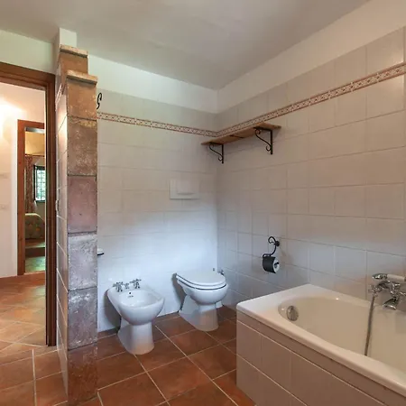 House In The Woods, Pool And Relax In Umbria Gospodarstwo wiejskie Valfabbrica